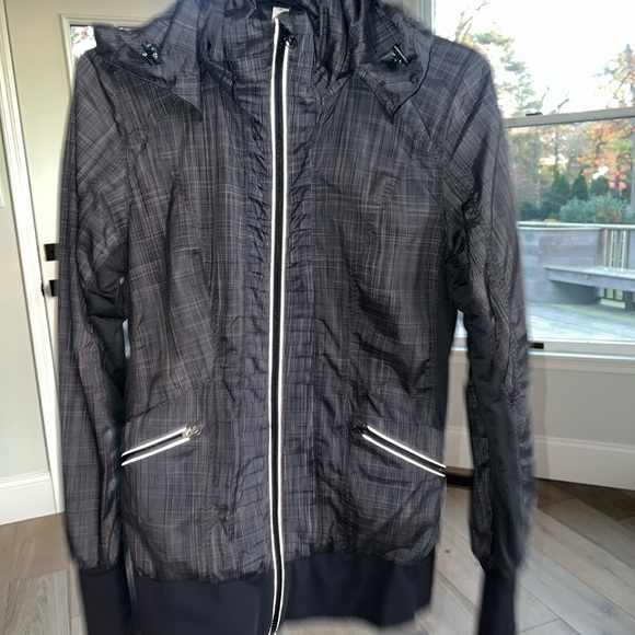 Lululemon Run: Back On Track Jacket - Picture 5 of 12